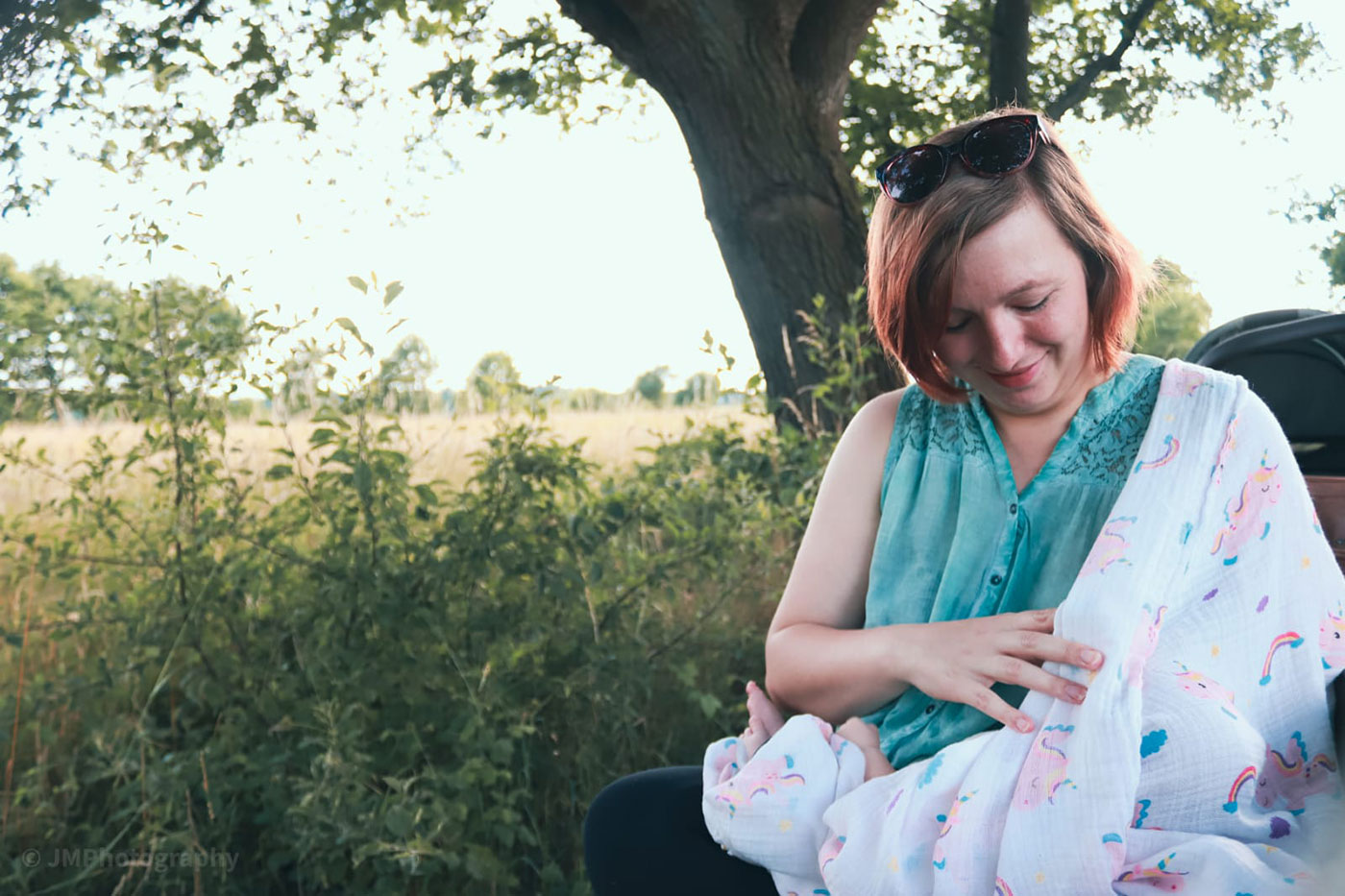 Tabea Tiemeyer stillt ihr Baby